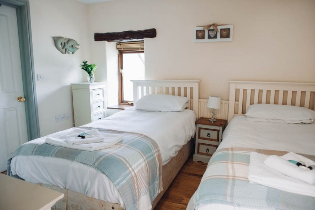 Horse and Jockey Room 1