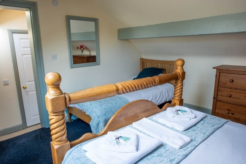 Horse and Jockey Room 2-3