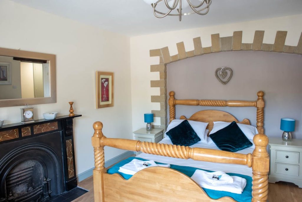 Horse and Jockey Room 3
