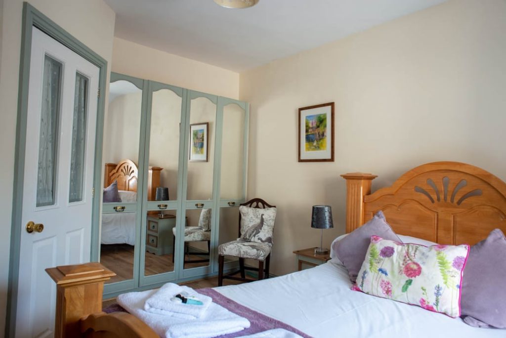 Horse and Jockey Room 4-3